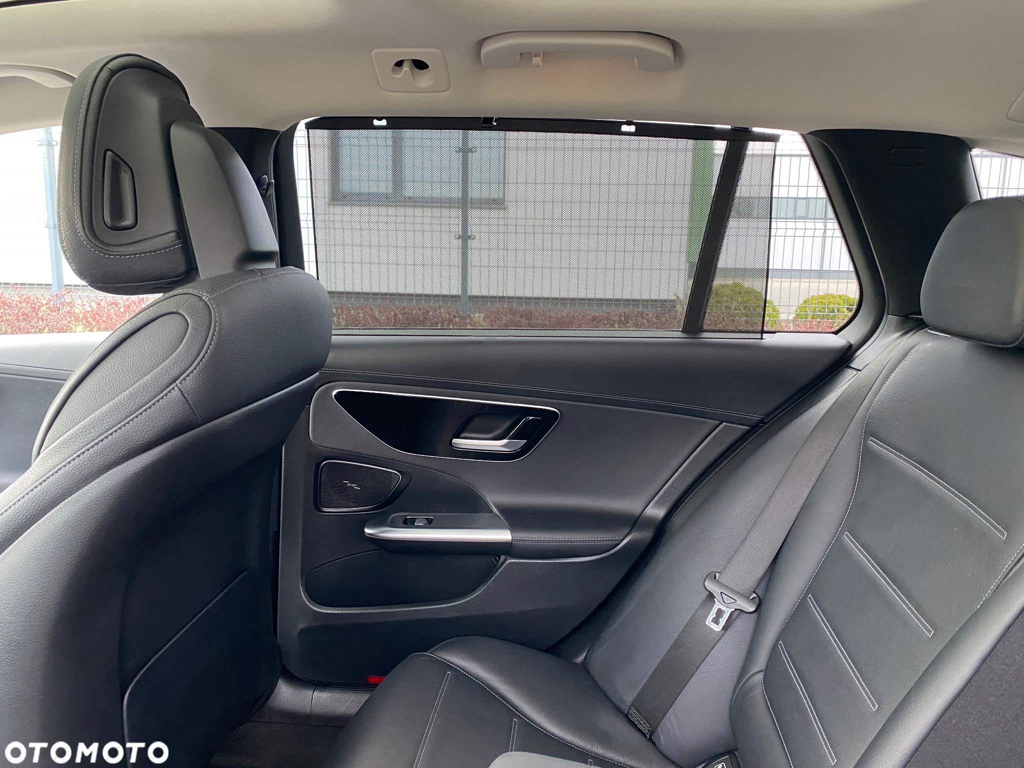 Mercedes-Benz Klasa C 300 e PHEV Avantgarde - 25