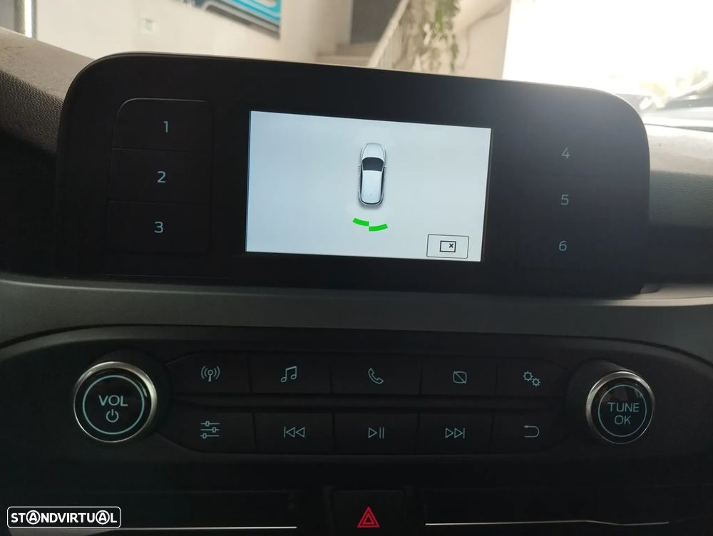 Ford Focus 1.0 EcoBoost Business - 18