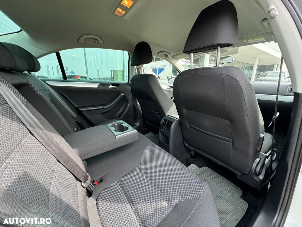 Volkswagen Jetta 1.2 TSI Comfortline - 24