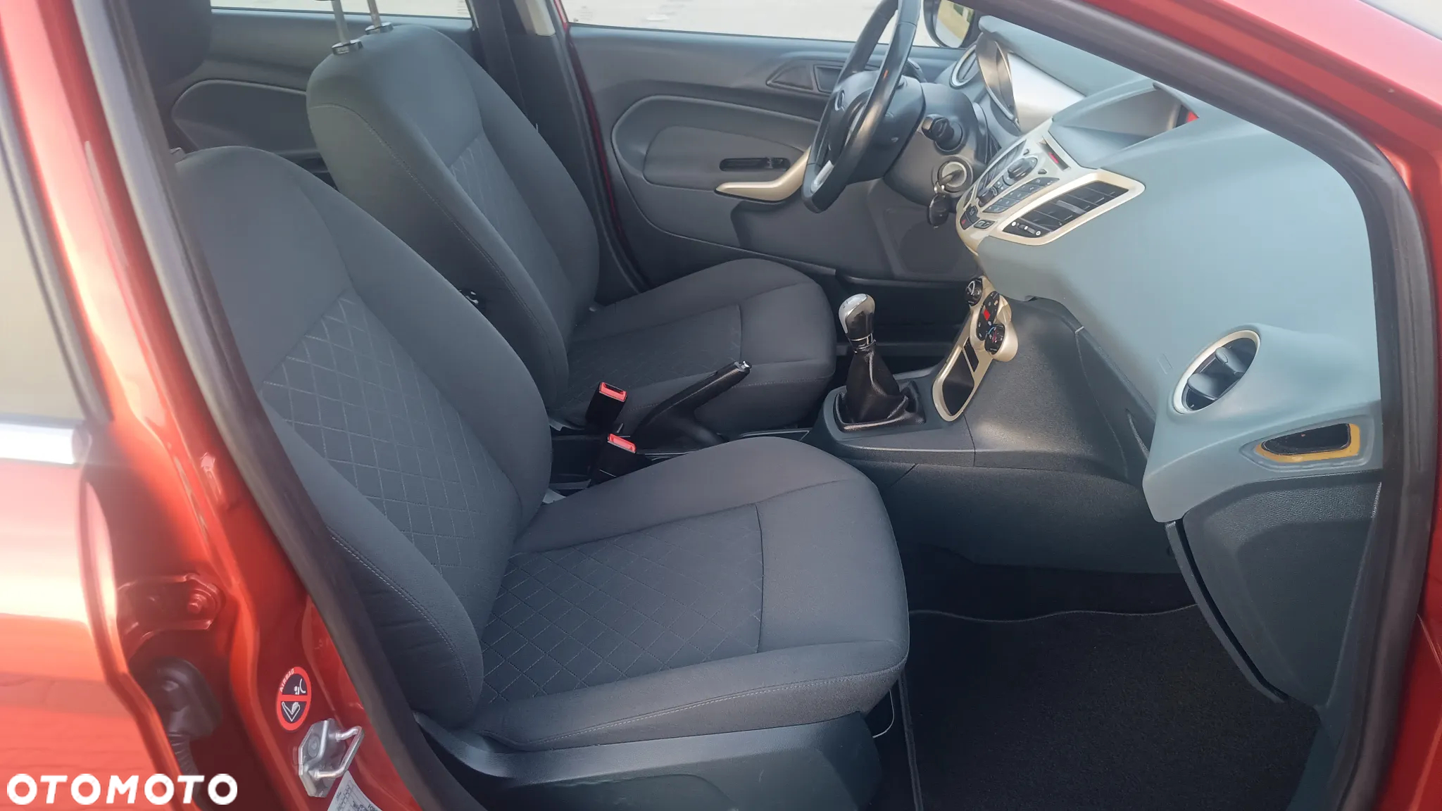 Ford Fiesta 1.4 Ghia EU5 - 26