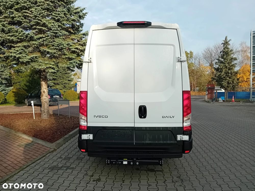 Iveco Daily 35S18HA8V L3H2 3.0 180KM Hi-Matic 12m3 - 3