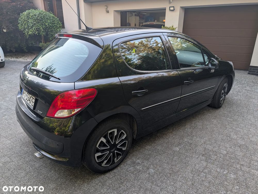 Peugeot 207 1.4 - 9