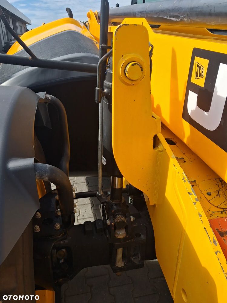 JCB 535 - 140 Hi Viz # SWAY # - 7