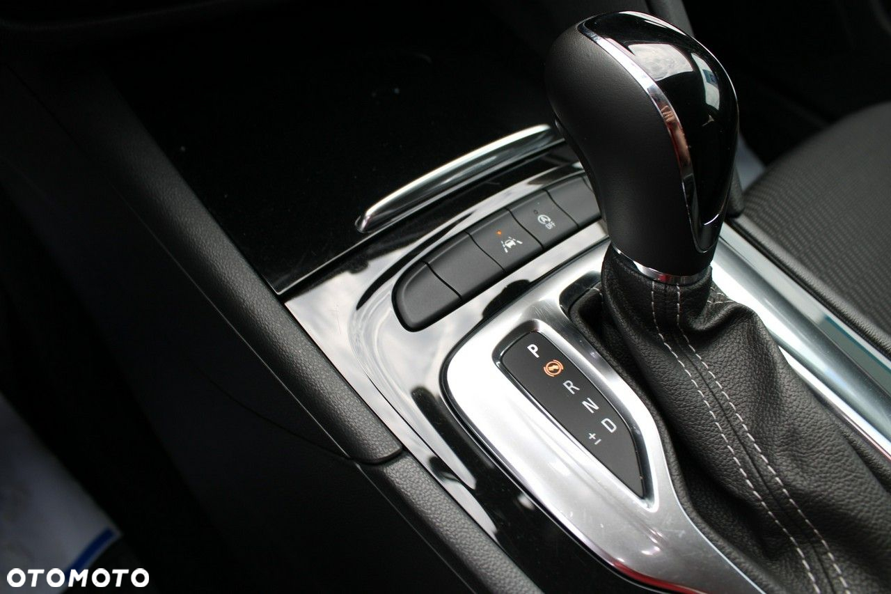 Opel Insignia - 25