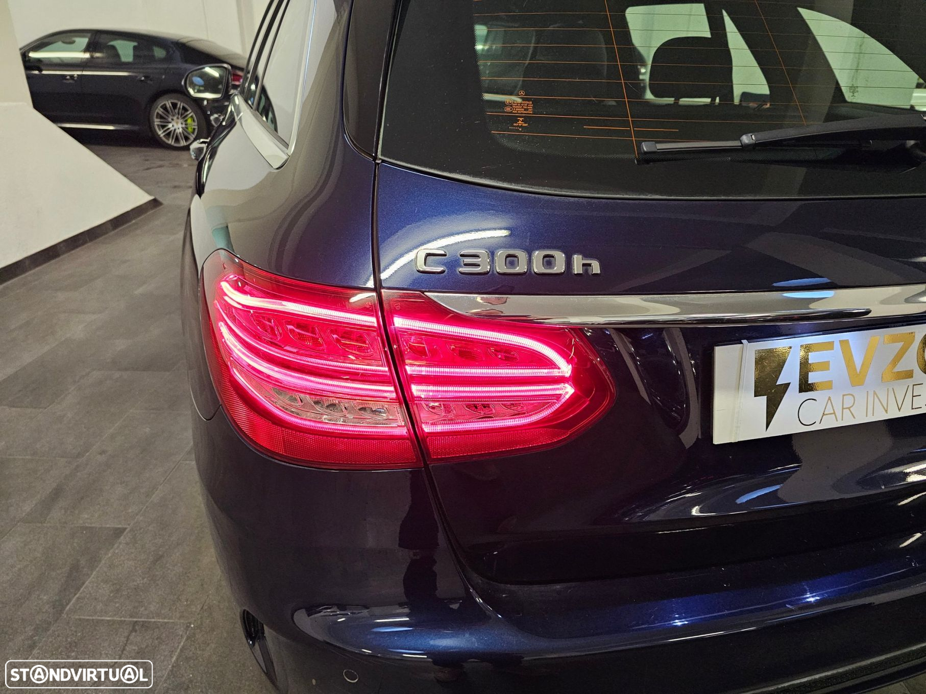 Mercedes-Benz C 300 h AMG Line - 29