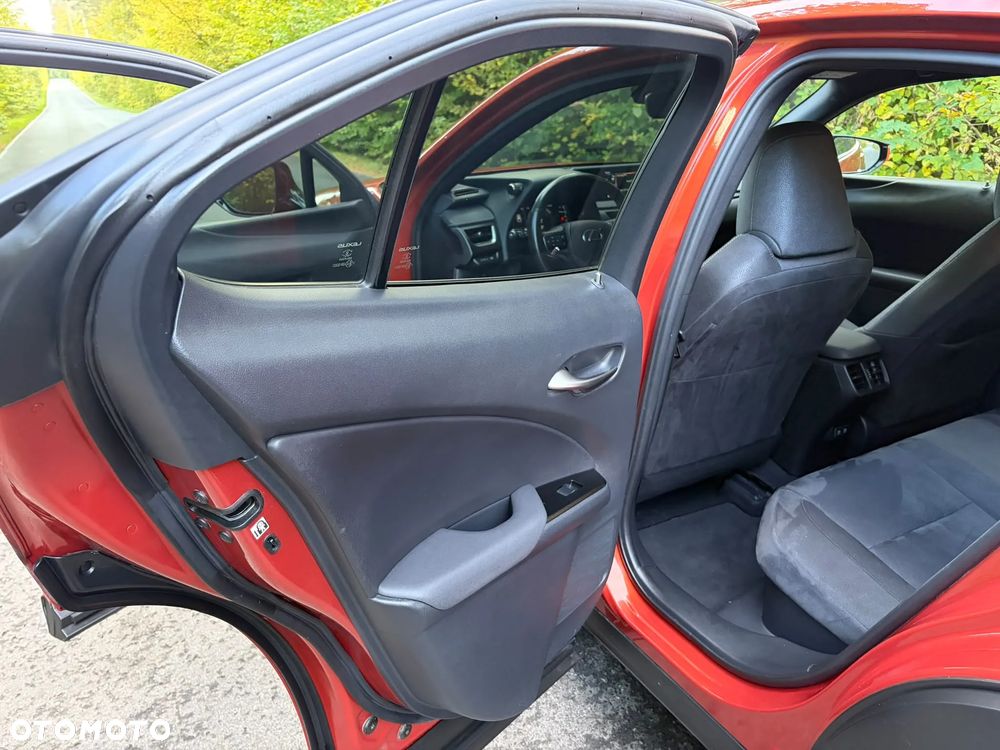 Lexus UX - 28