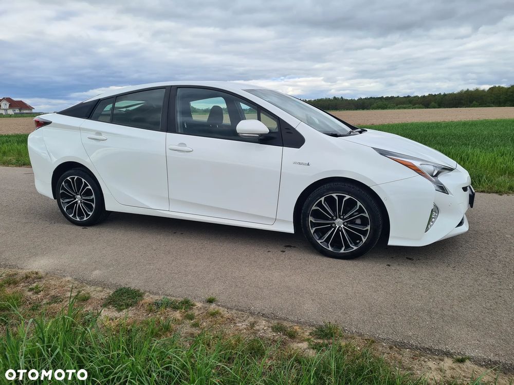 Toyota Prius Hybrid Executive - 3