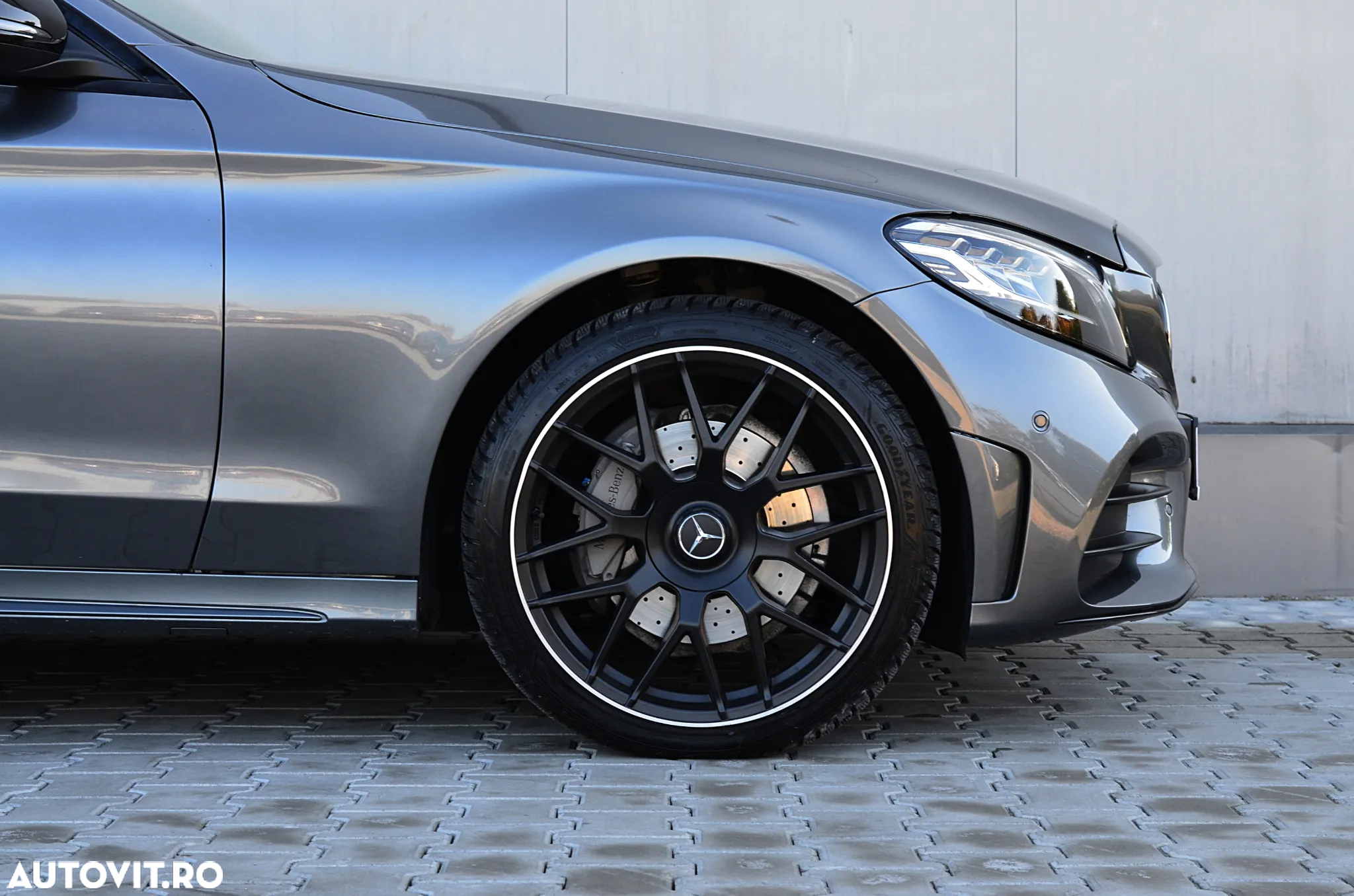Mercedes-Benz C 200 4Matic 9G-TRONIC AMG Line - 39