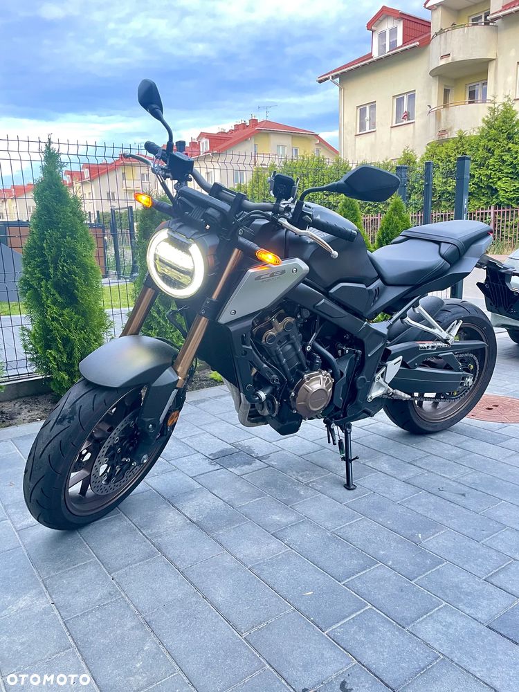 Honda CB - 1
