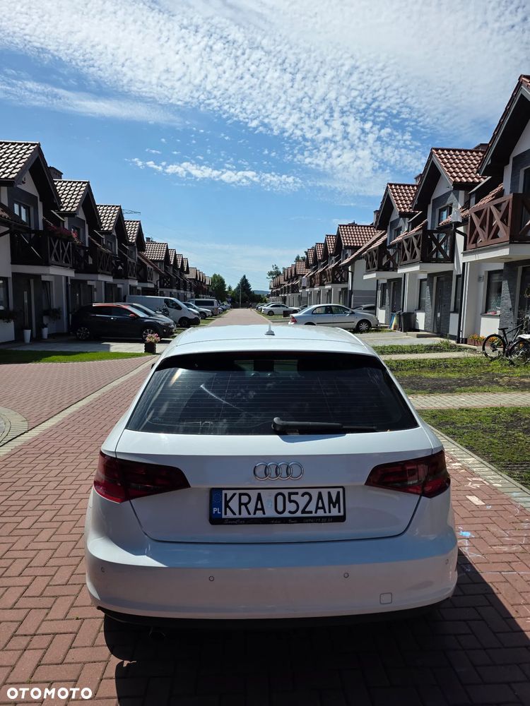 Audi A3 Sportback 1.6 TDI S tronic - 5