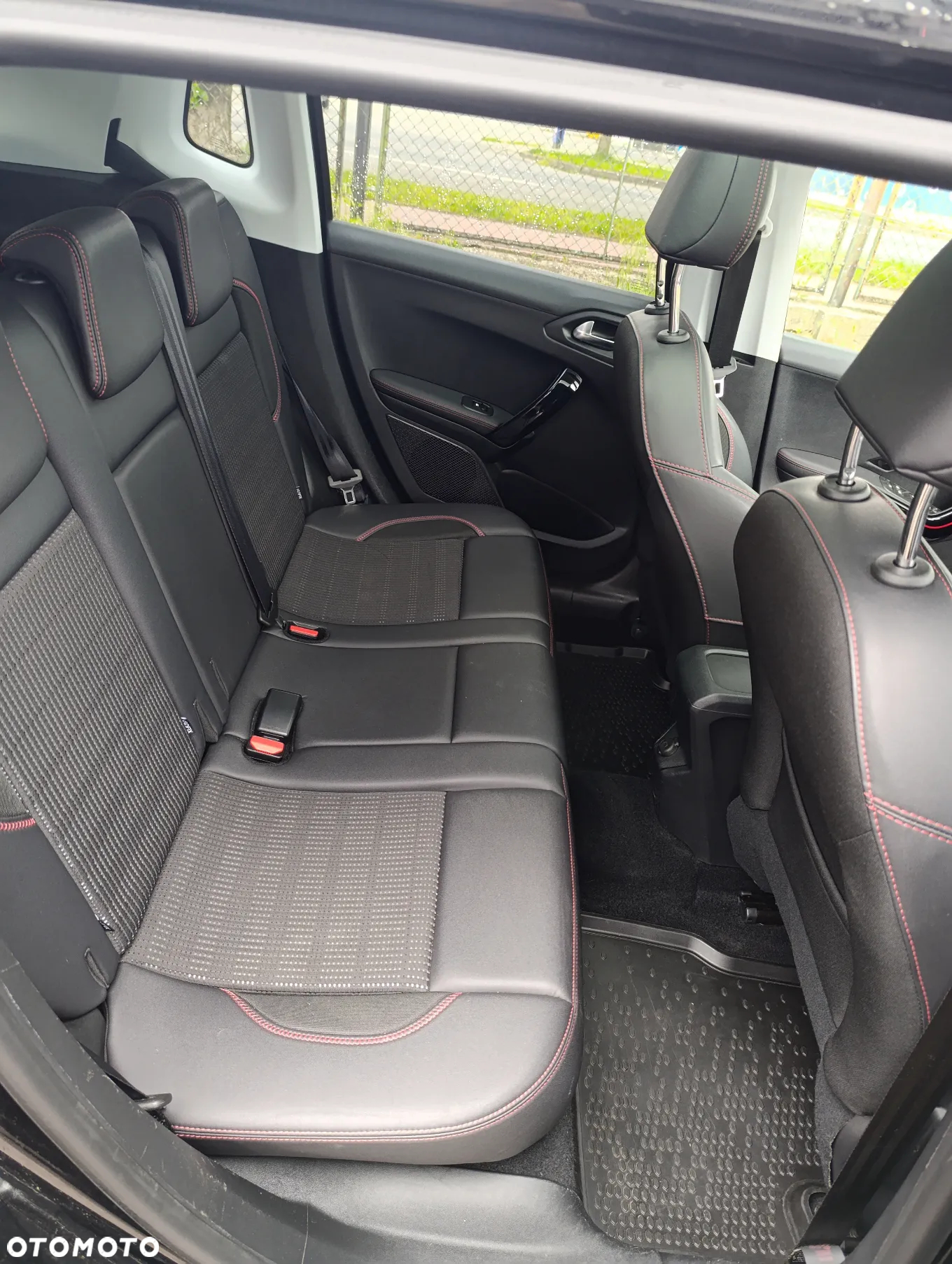 Peugeot 2008 PureTech 110 Stop&Start EAT6 GT-Line Edition - 34