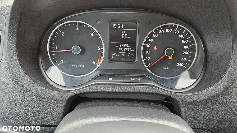 Volkswagen Polo 1.6 Tour Edition - 21