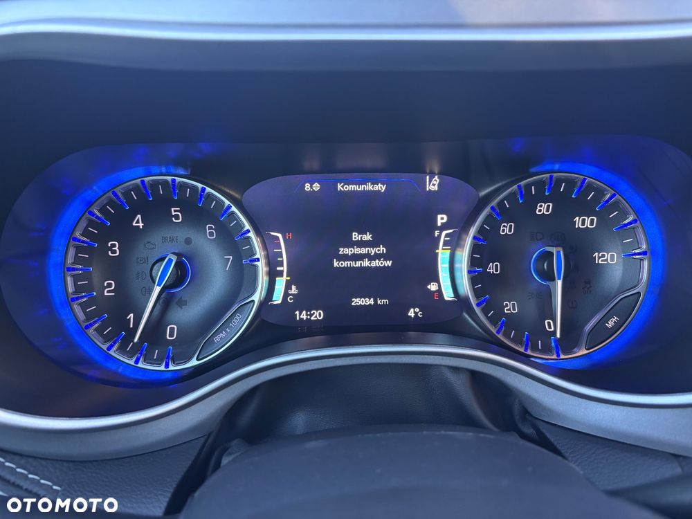 Chrysler Pacifica - 37