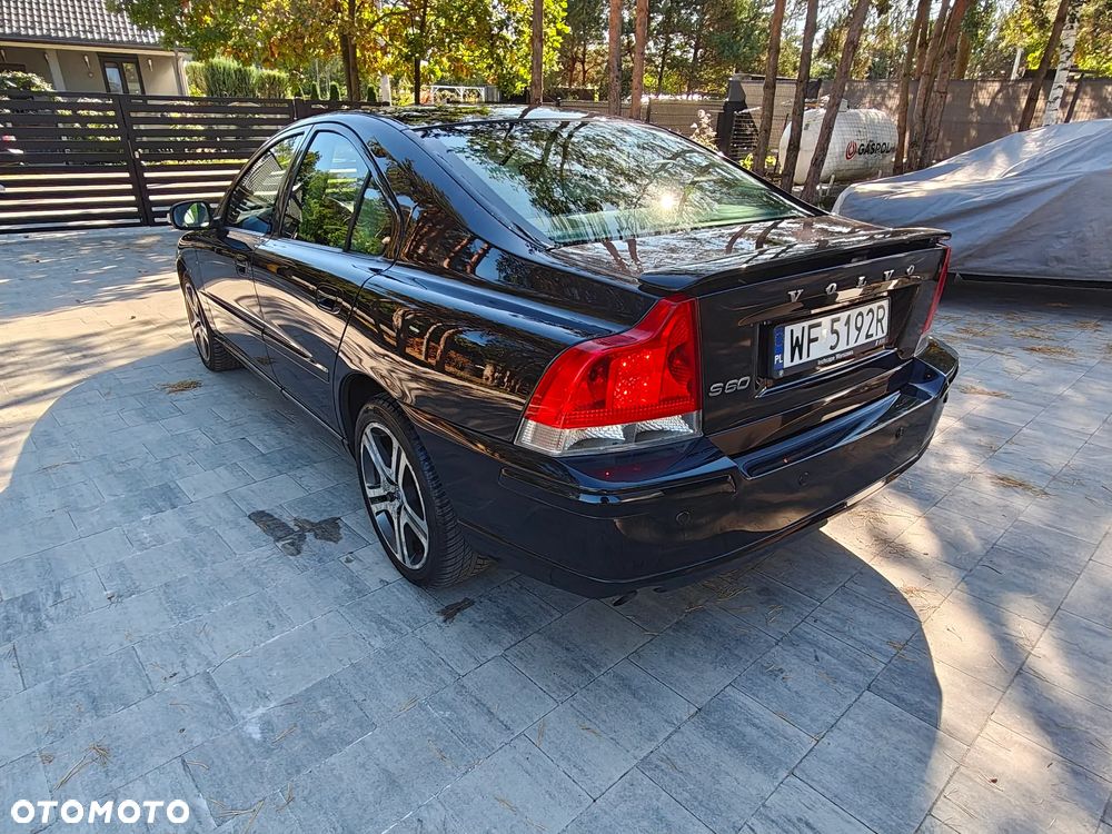 Volvo S60 2.4D Momentum - 3