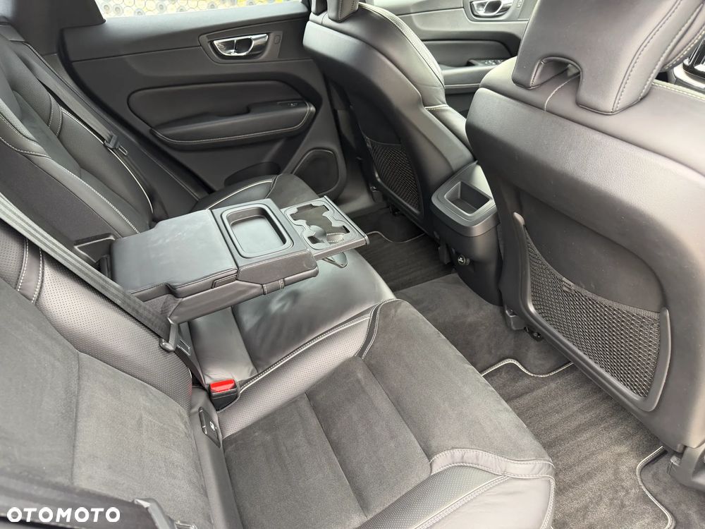 Volvo XC 60 D4 R-Design - 34