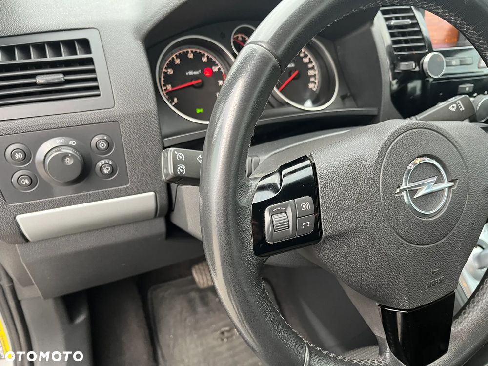 Opel Zafira 1.8 Cosmo EasyTronic - 21
