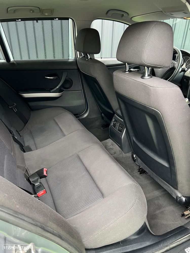 BMW 318 d Touring Navigation Sport - 16