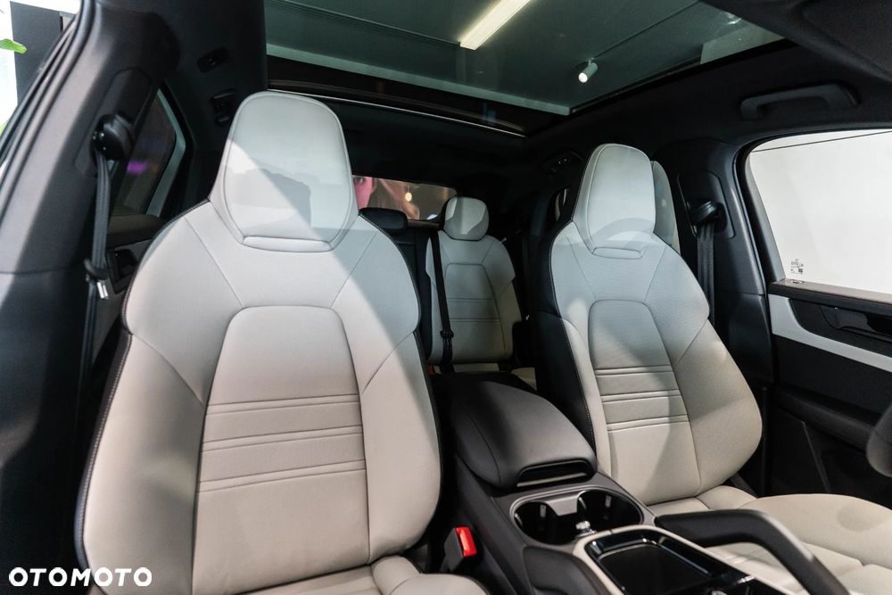 Porsche Cayenne Black Edition - 14
