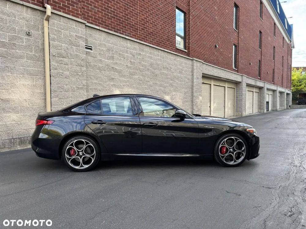 Alfa Romeo Giulia - 4
