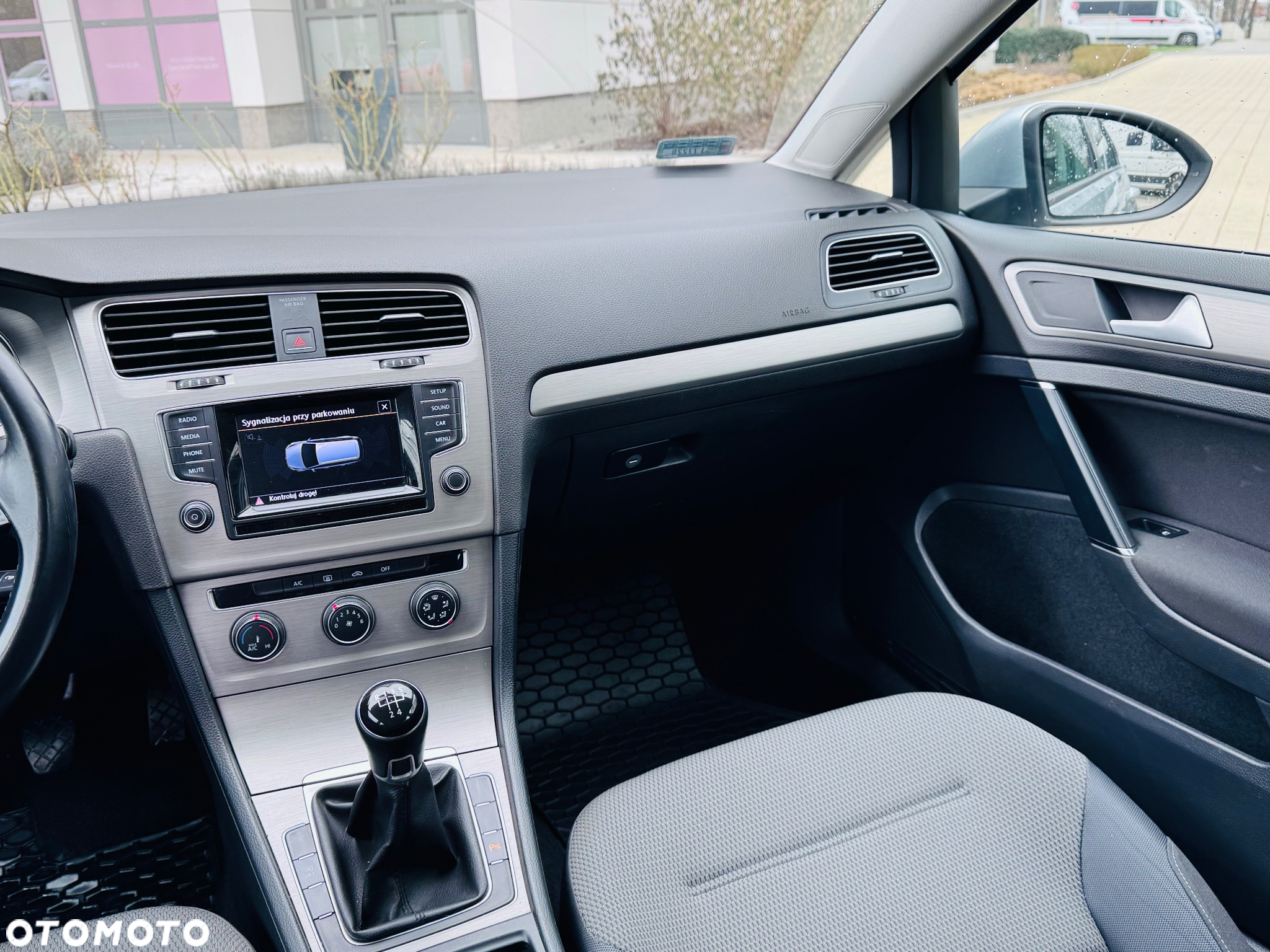 Volkswagen Golf VI 1.6 TDI Trendline - 25