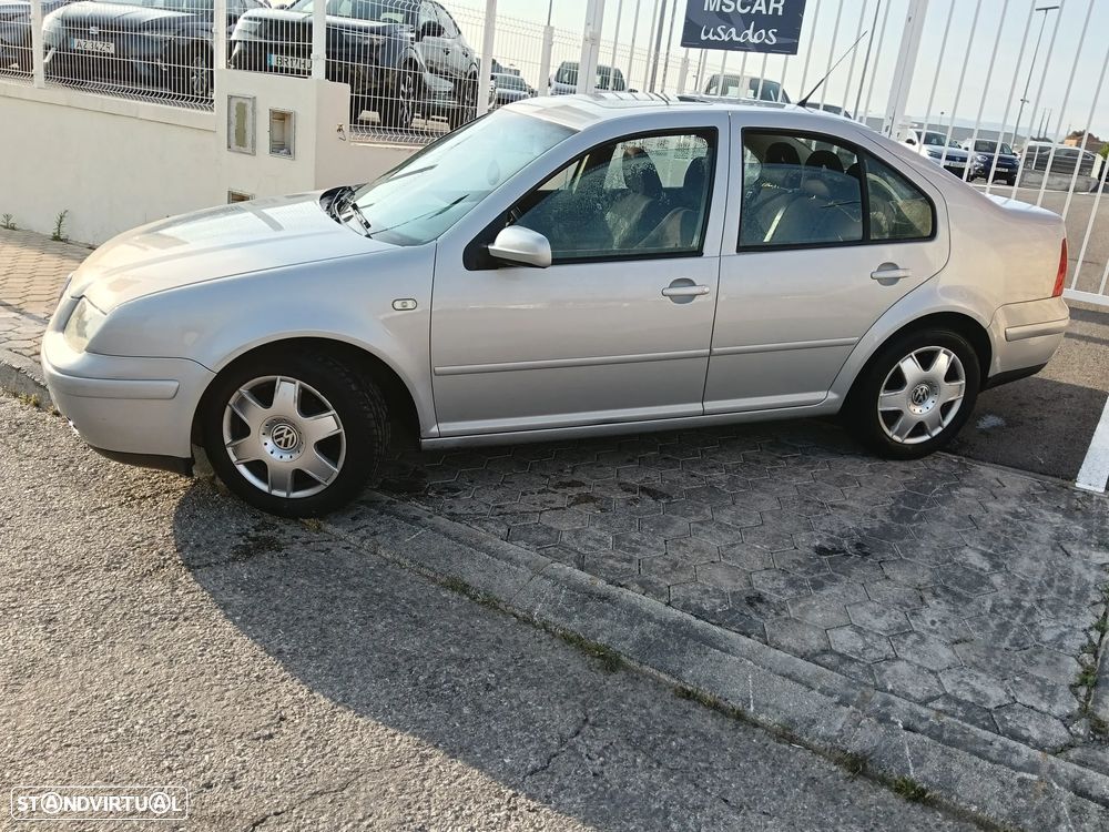 VW Bora 1.9 TDi Highline - 2