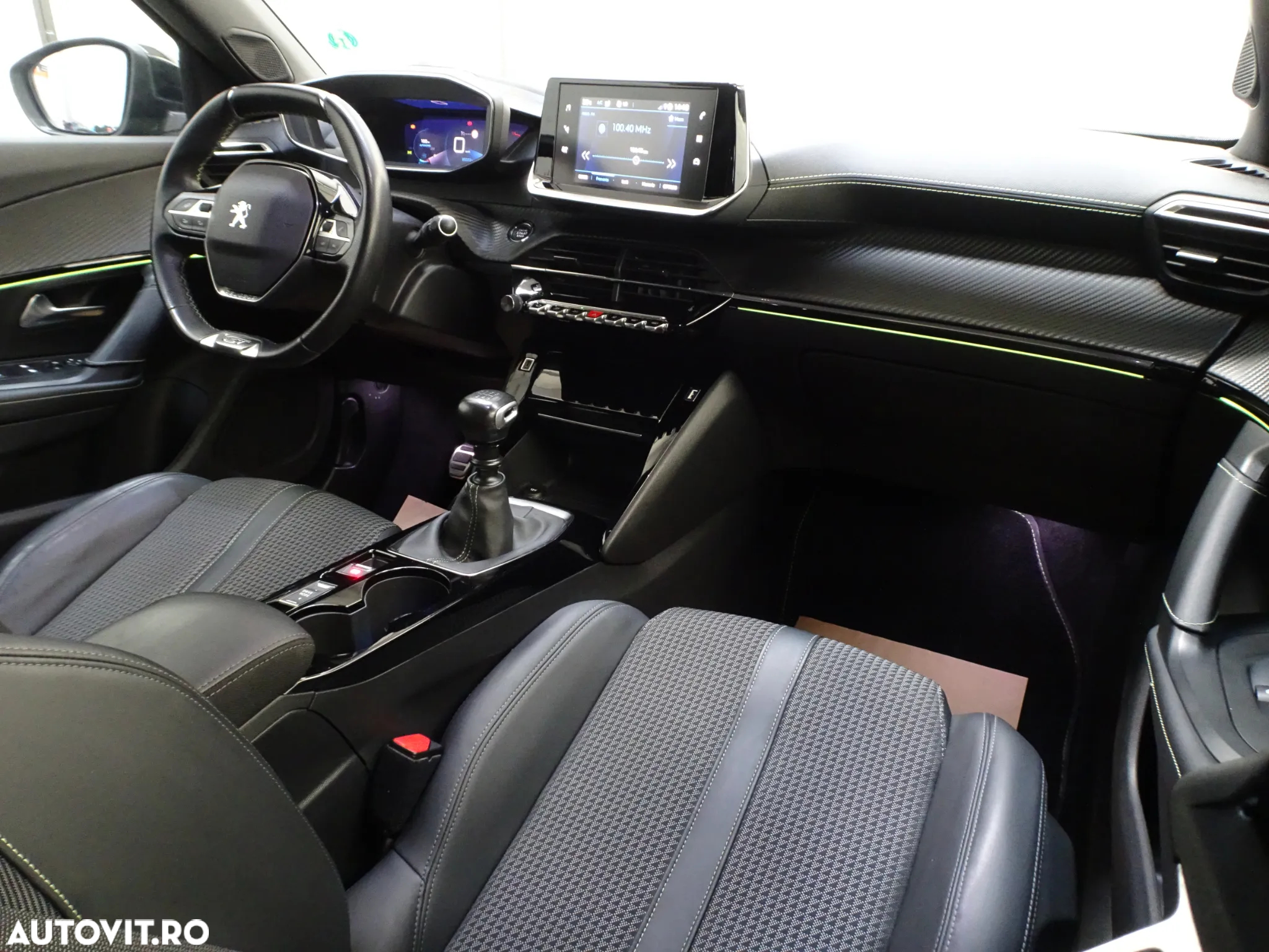 Peugeot 2008 1.2 PureTech Turbo S&S GT-Line - 8