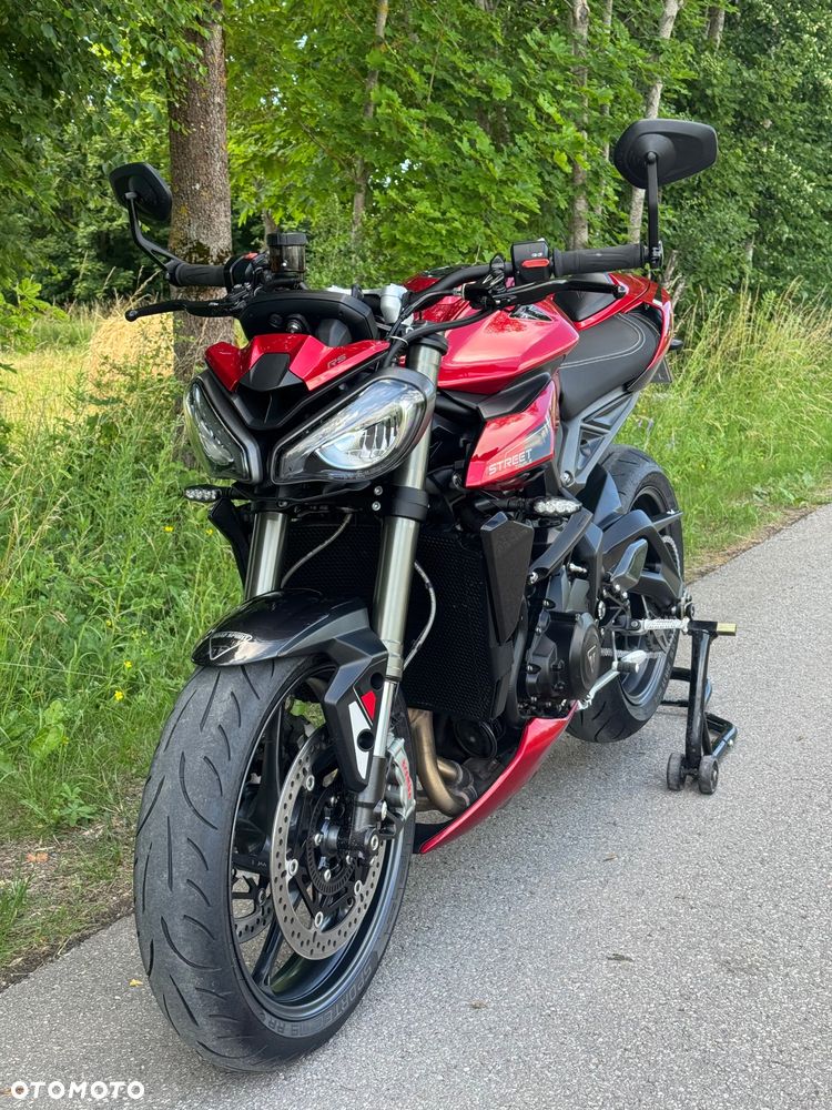 Triumph Street Triple - 4