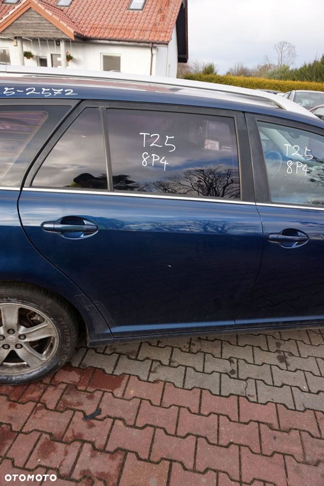 DRZWI TYLNE PRAWE AVENSIS II T25 KOMBI 8P4  GRANATOWY TOYOTA 2003-2006 - 1