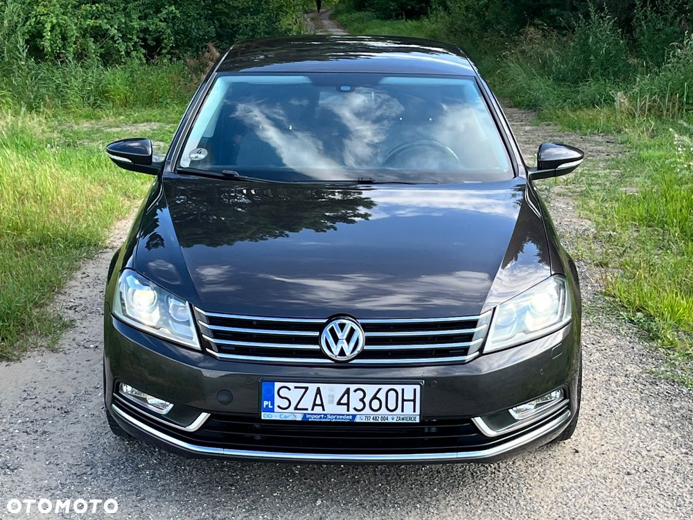 Volkswagen Passat - 12