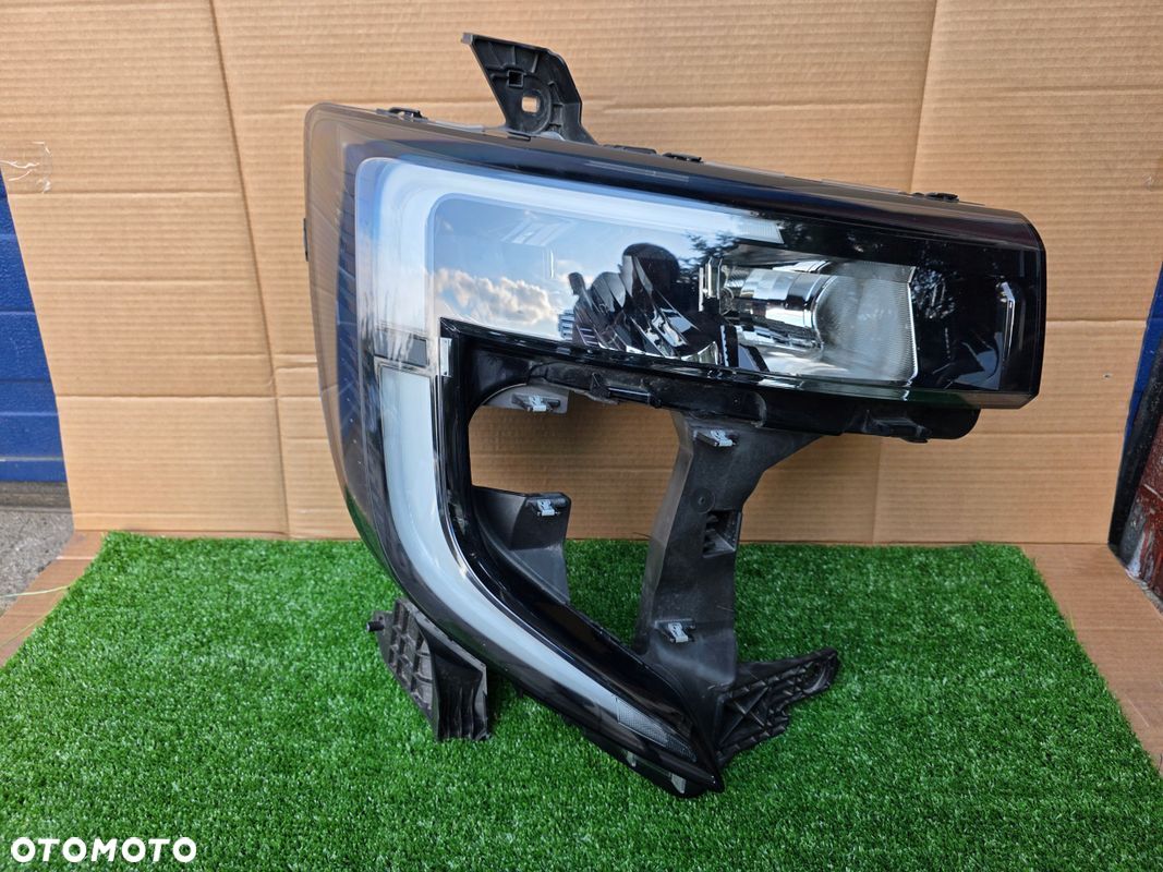 LAMPA PRAWA FULL LED RENAULT MASTER IV 4 2024 -> ORGINAŁ V 5 - 1