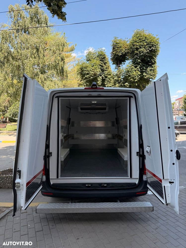 Mercedes-Benz Sprinter - 3