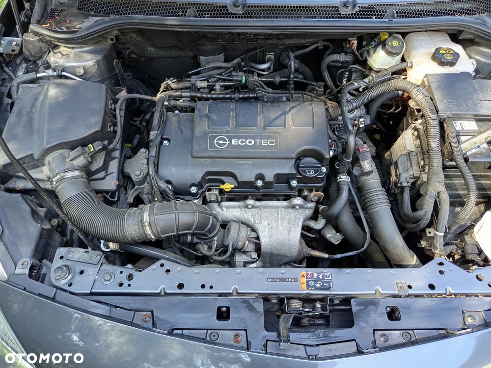Opel Astra 1.4 Turbo - 26
