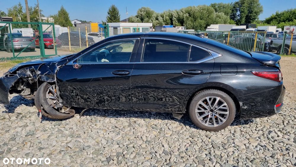 Lexus ES 300h Style Edition - 5