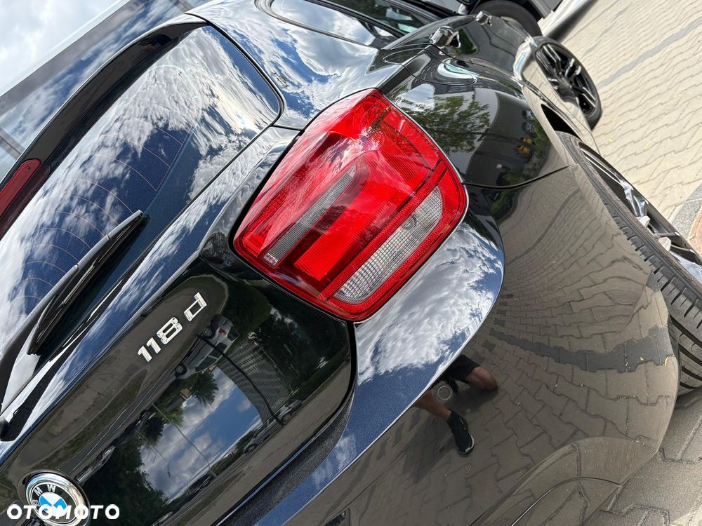 BMW Seria 1 118d DPF - 11
