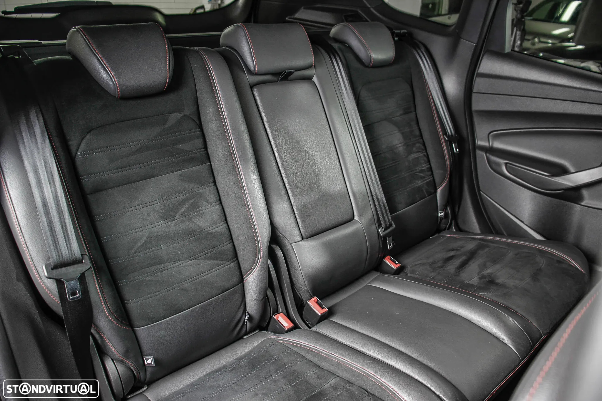 Ford Kuga 1.5 TDCi ST-Line - 17