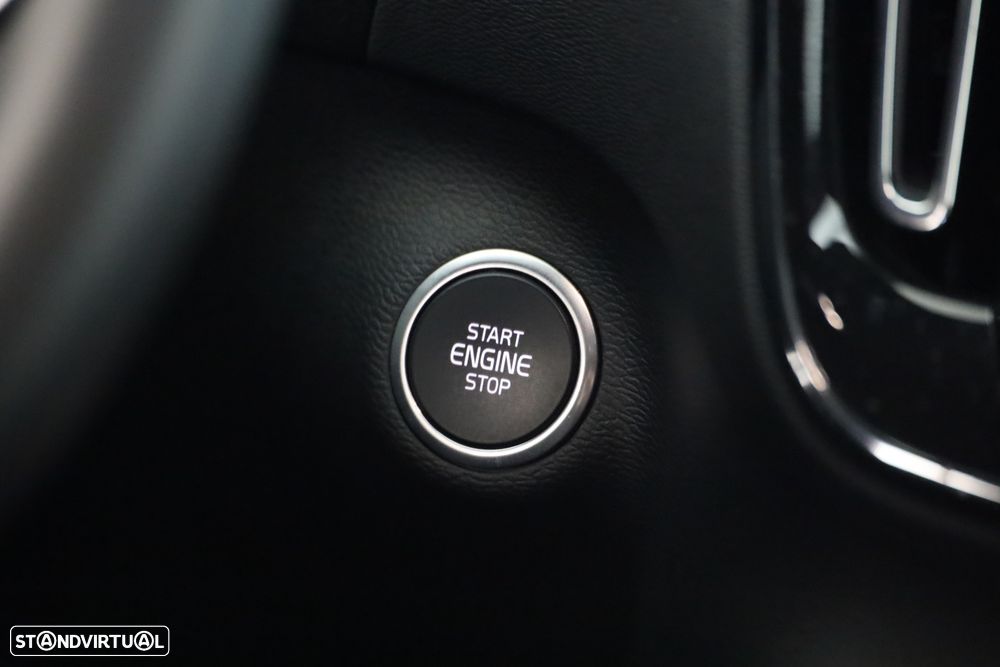 Volvo XC 40 2.0 B3 Core - 19