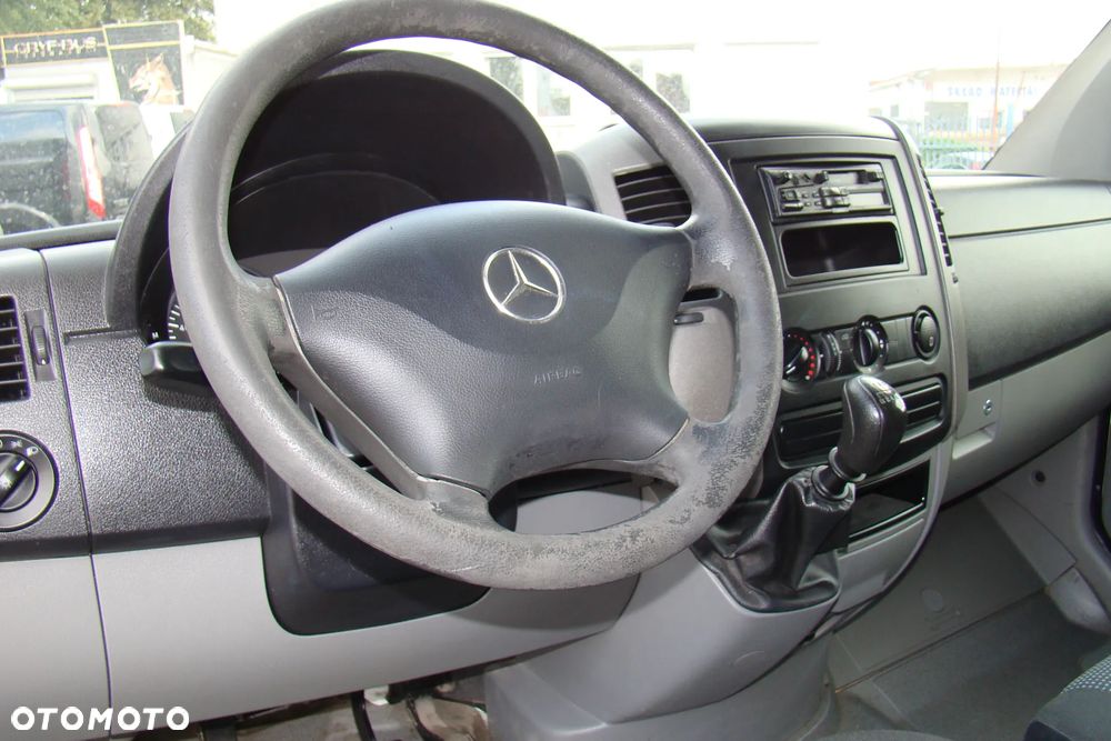 Mercedes-Benz Sprinter - 10