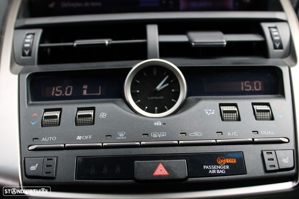 Lexus NX 300h Executive - 23