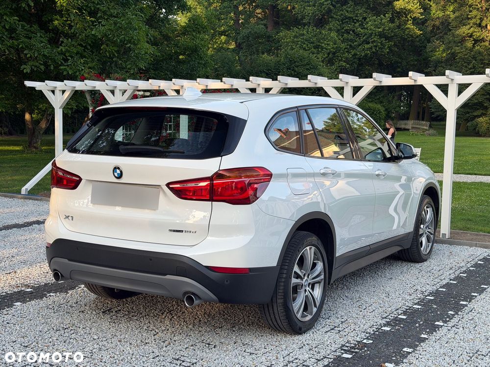 BMW X1 sDrive18d Business Edition - 3