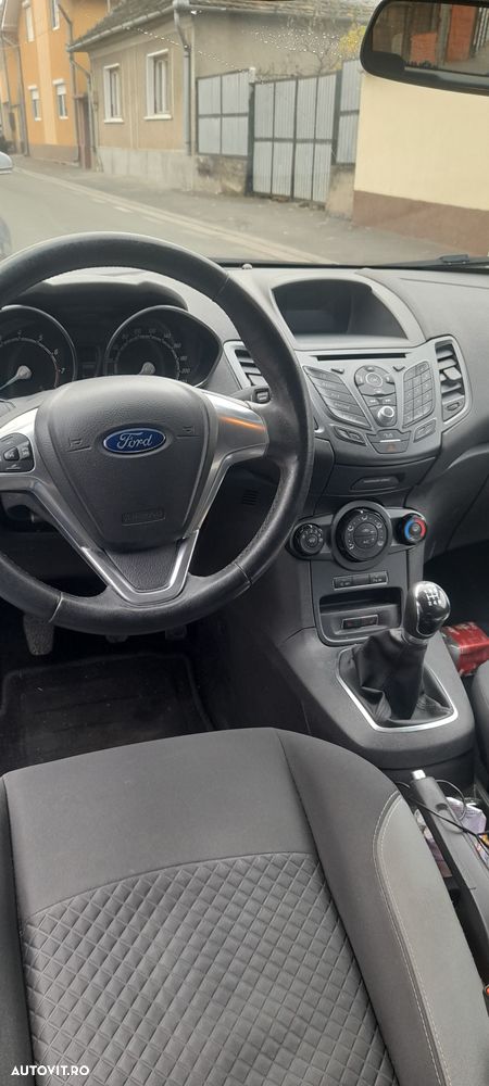 Ford Fiesta - 9