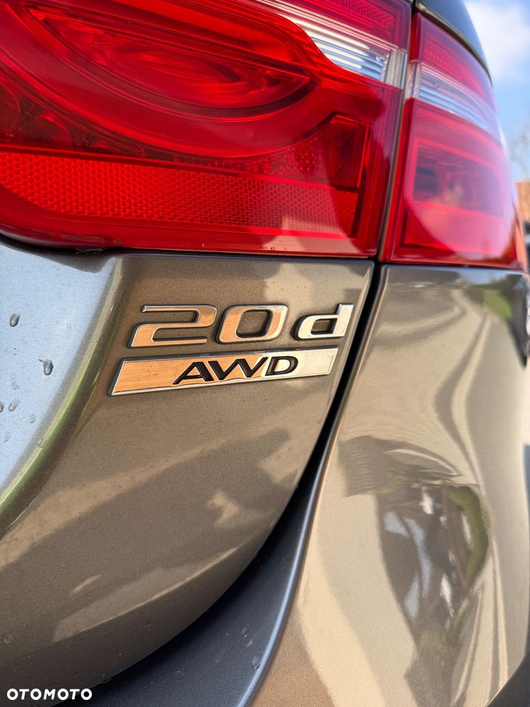 Jaguar XE 20d AWD R-Sport - 15