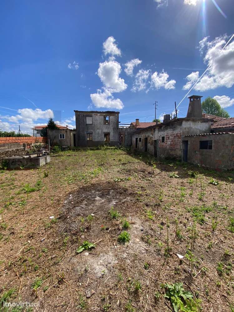 Propriedade Mista para Reconstrução (Isenta de Licença) em Santiago de - Grande imagem: 5/10