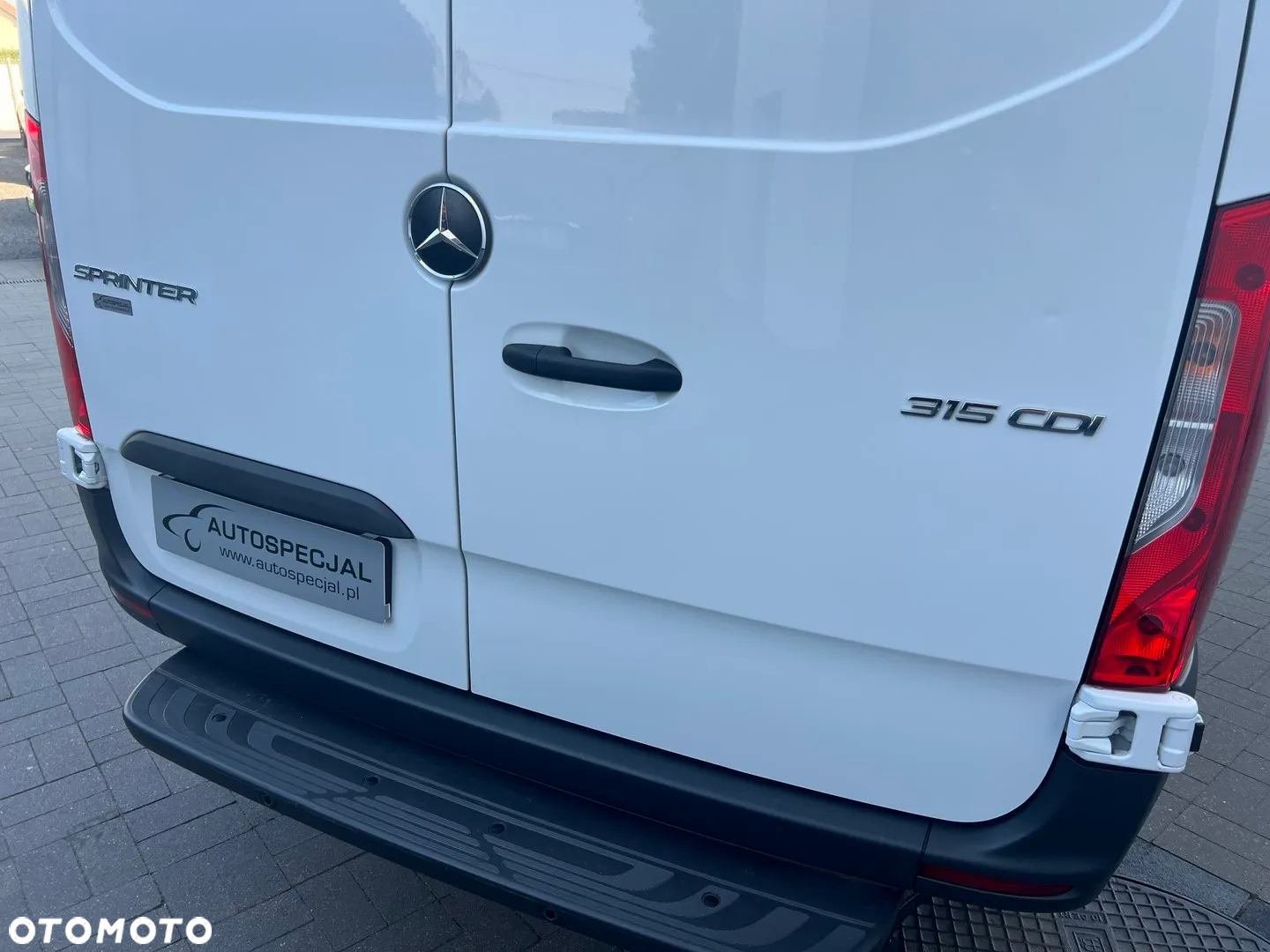 Mercedes-Benz Sprinter - 4