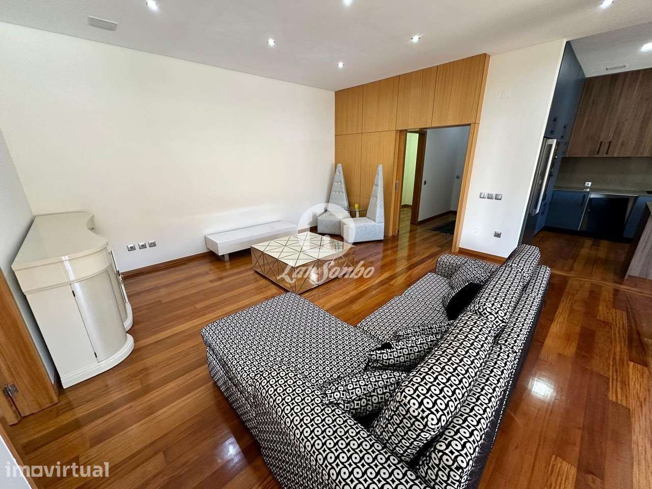 Excelente Apartamento T4 com piscina no centro da Póvoa de Varzim - Grande imagem: 4/36