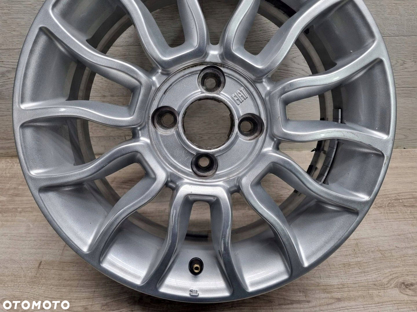 Felga Fiat 500 6Jx15H2 Et35 4x98 51906889 - 4