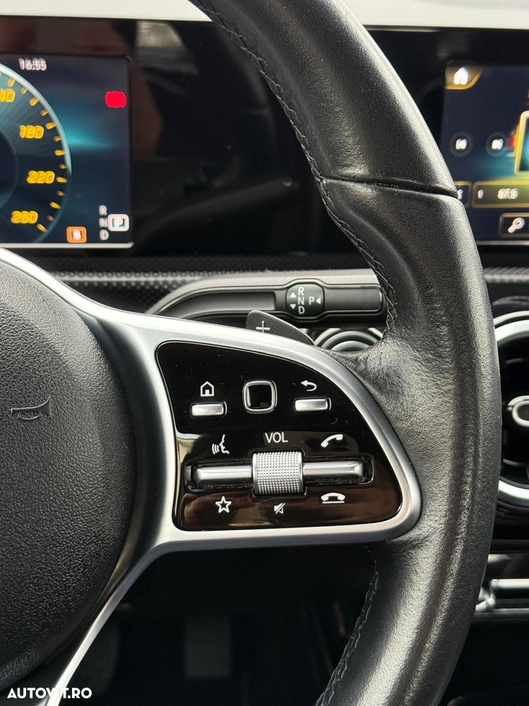 Mercedes-Benz A 200 Sedan 7G-DCT Edition 19 - 20