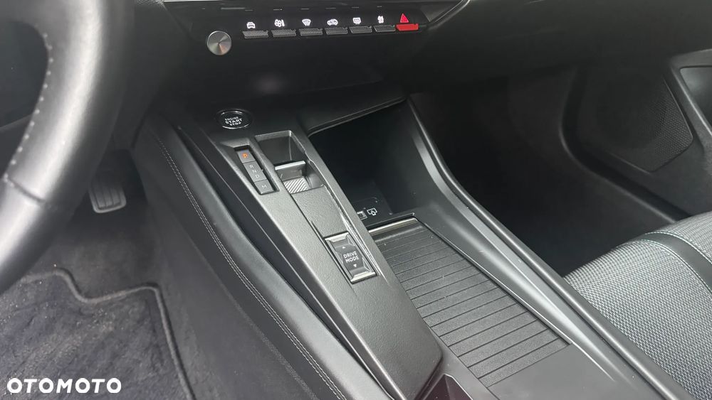 Peugeot 308 BlueHDi 130 EAT8 Allure - 22