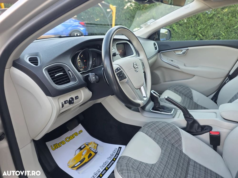 Volvo V40 D2 Aut. Momentum - 15