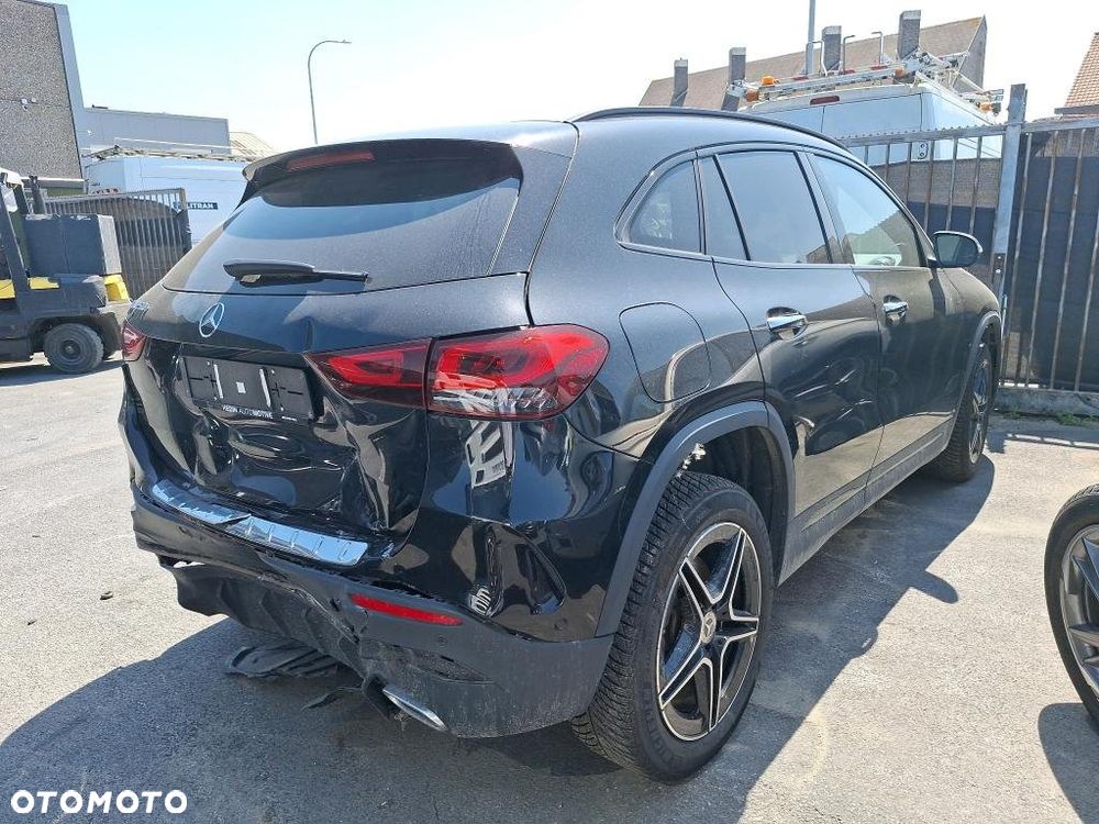 Mercedes-Benz GLA 200 AMG Line - 9