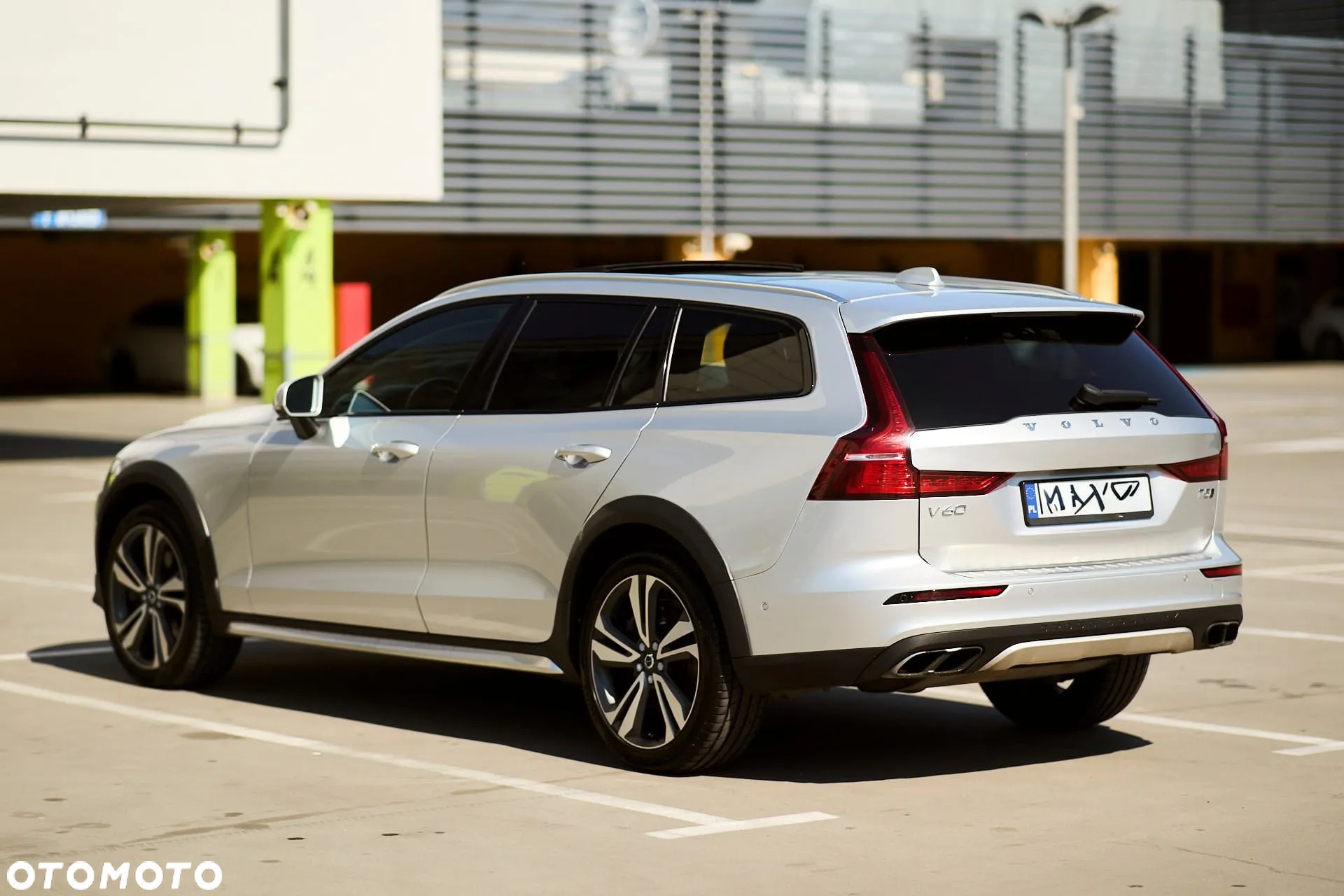 Volvo V60 Cross Country T5 AWD Geartronic - 4